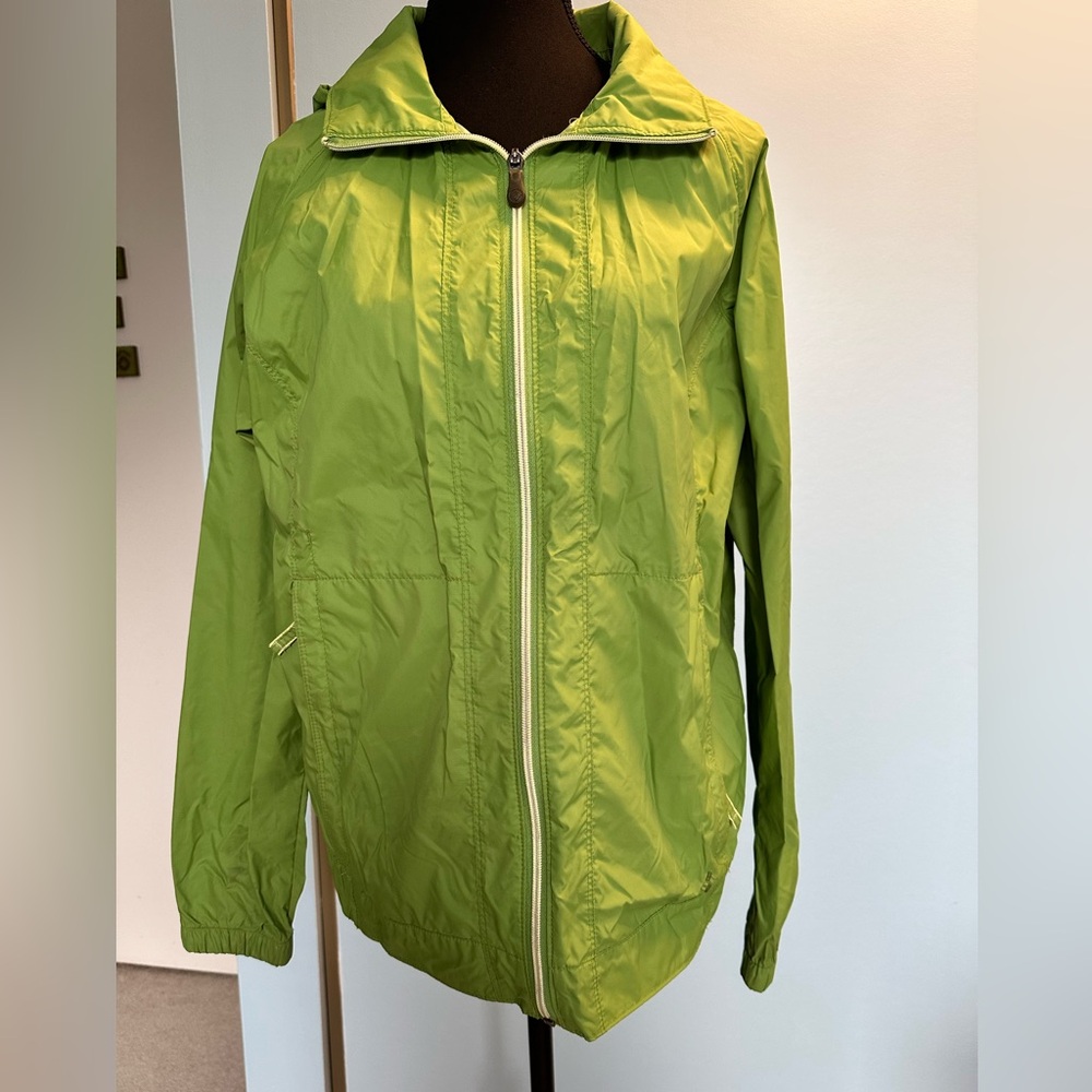 Green Columbia windbreaker, size L